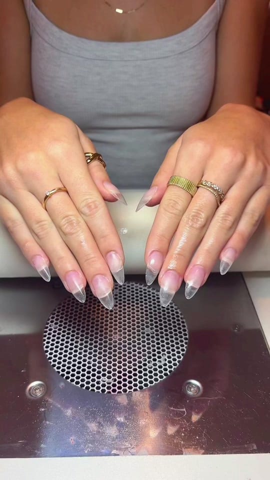 Post 6 by Zizi <3 on TikTok (video)