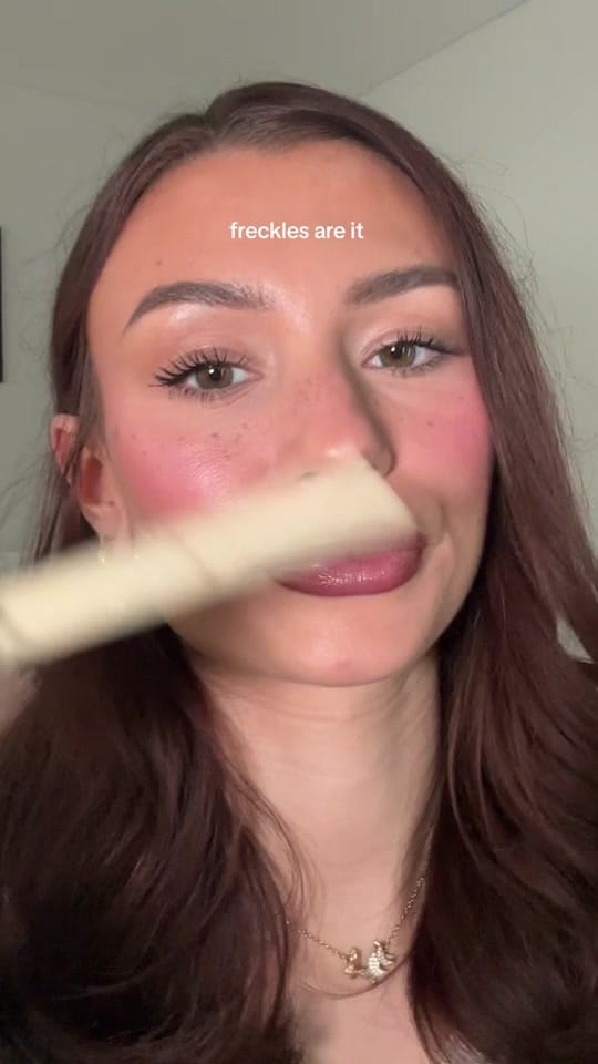 Post 4 by Sammie Leigh Artistry on TikTok (video)