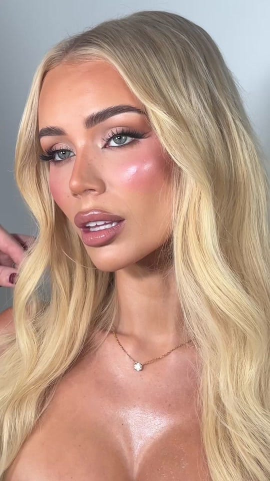 Post 3 by Sammie Leigh Artistry on TikTok (video)