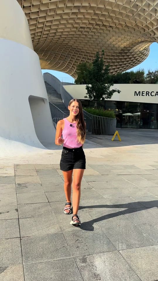 Post 1 by Florenciaadure on TikTok (video)