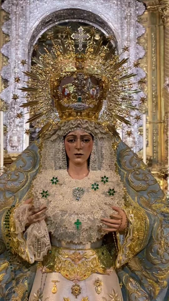 Post 8 by larosadeorosevillana on TikTok (video)