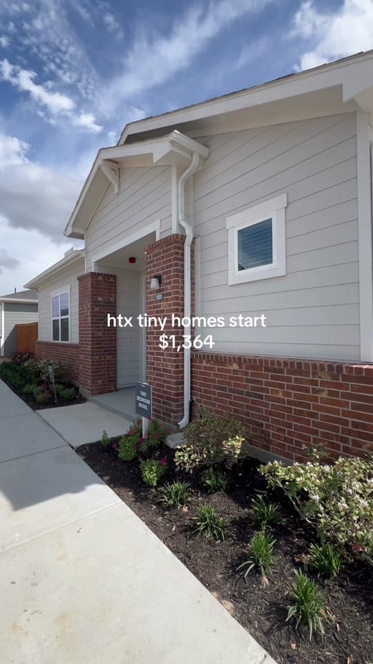 Post 4 by houston apartments on TikTok (video)
