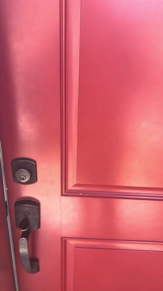 Post 1 by Hollywood on TikTok (video)