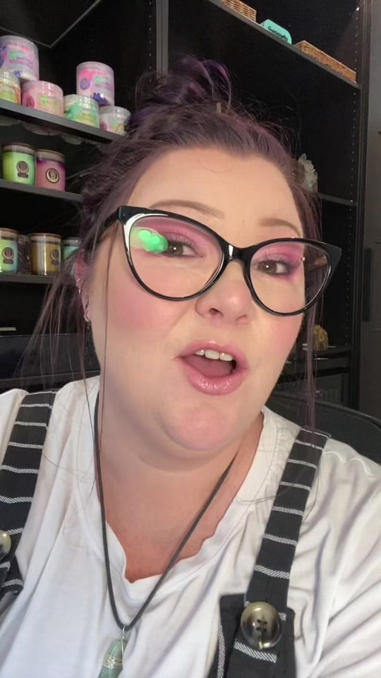 Post 3 by PRETTYPOINTERSNAILS on TikTok (video)