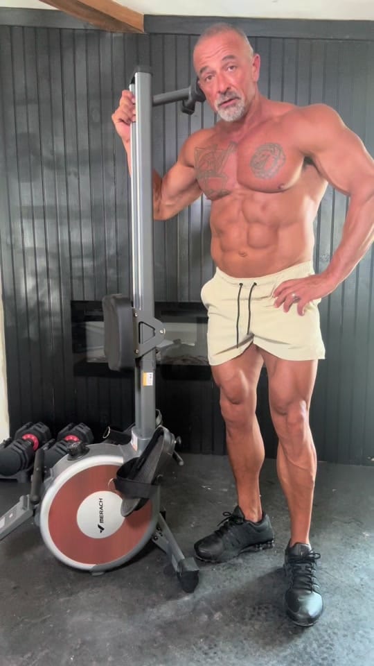 Post 5 by Dennis Johnson on TikTok (video)