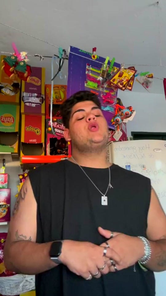 Post 2 by El Kioskero Fanpage👋🏼🍭 on TikTok (video)