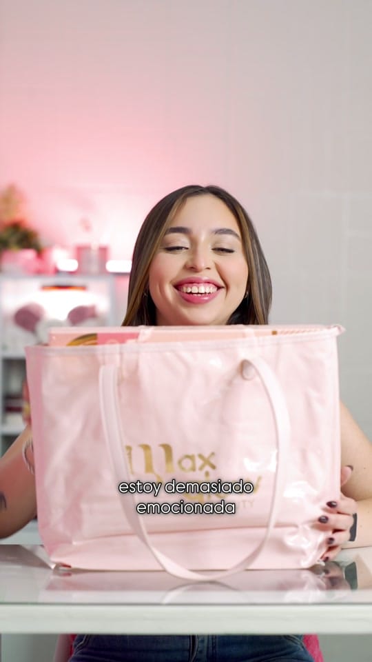 Post 4 by Albany Contreras| Maquilladora on TikTok (video)