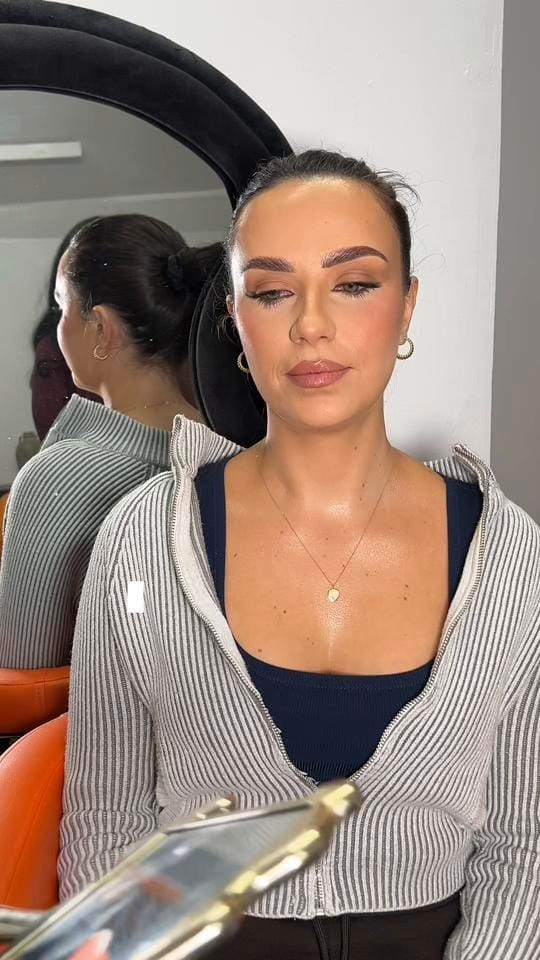 Post 6 by makeupbykatiesilv on TikTok (video)