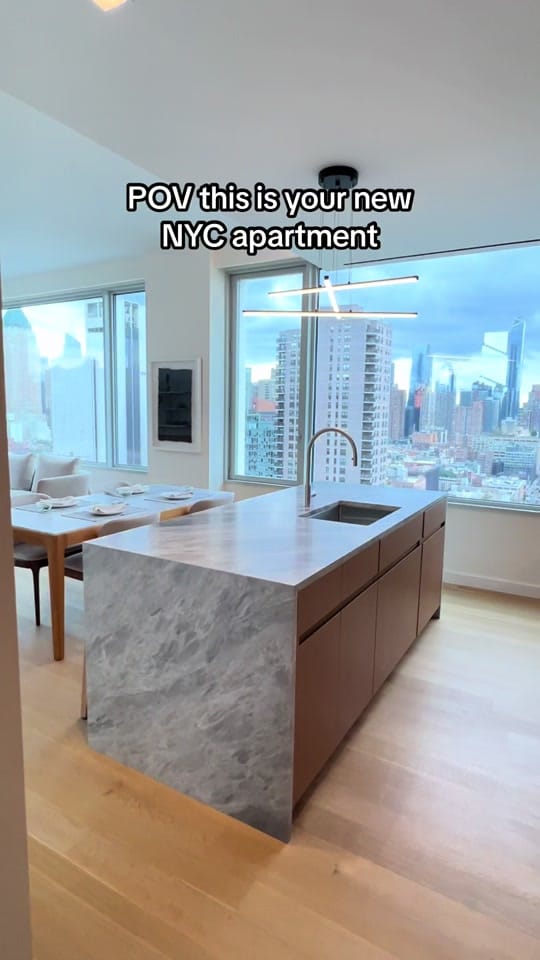 Post 6 by Elenanyc on TikTok (video)