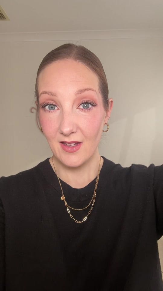 Post 4 by Amanda Lee Makeup on TikTok (video)