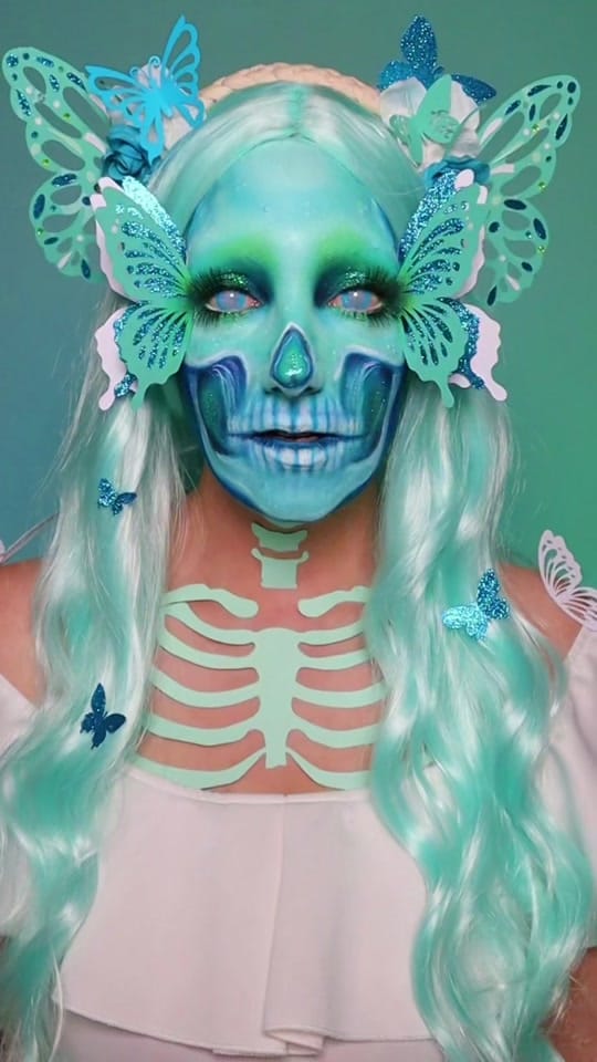 Post 9 by Amanda Lee Makeup on TikTok (video)