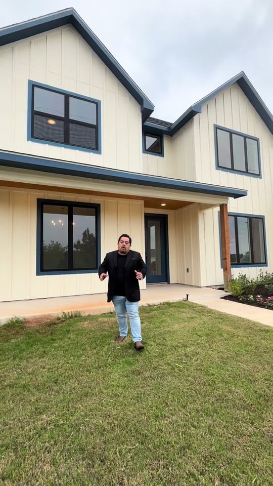Post 2 by Lupe Rodriguez | Texas Realtor on TikTok (video)