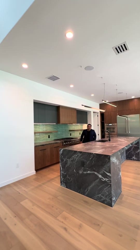 Post 1 by Lupe Rodriguez | Texas Realtor on TikTok (video)
