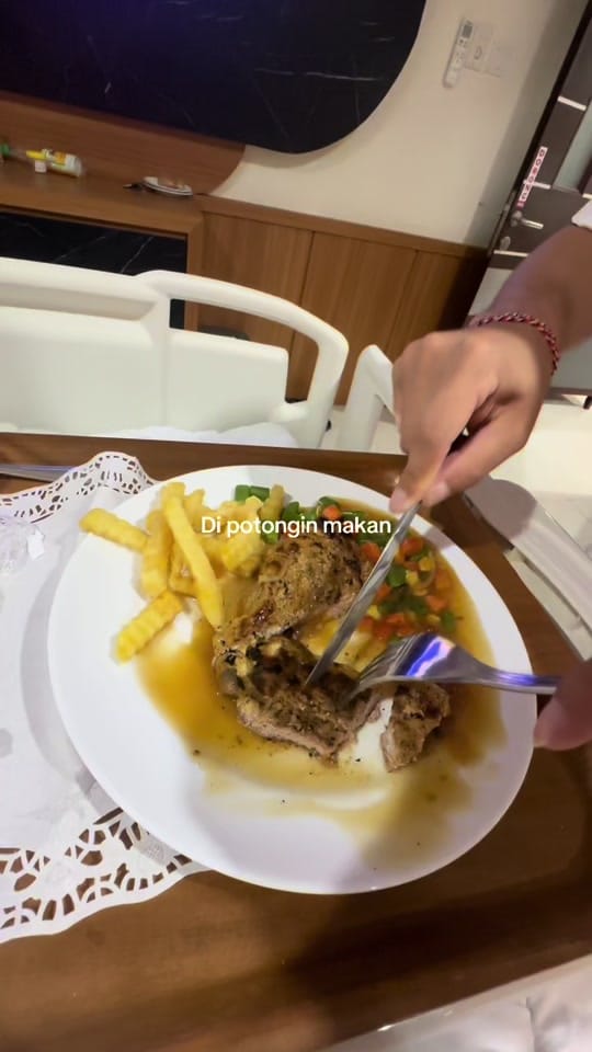 Post 1 by Putuyoky on TikTok (video)
