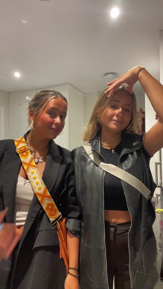 Post 6 by Pau:): on TikTok (video)
