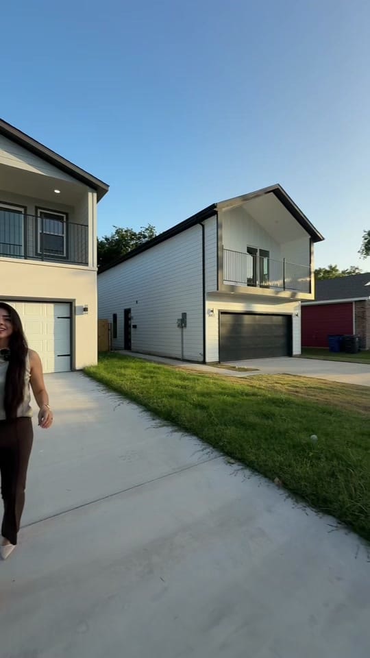 Post 9 by Melissa Hernandez🏡 on TikTok (video)