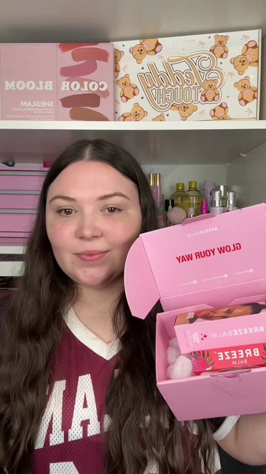 Post 1 by makeupbychanel on TikTok (video)
