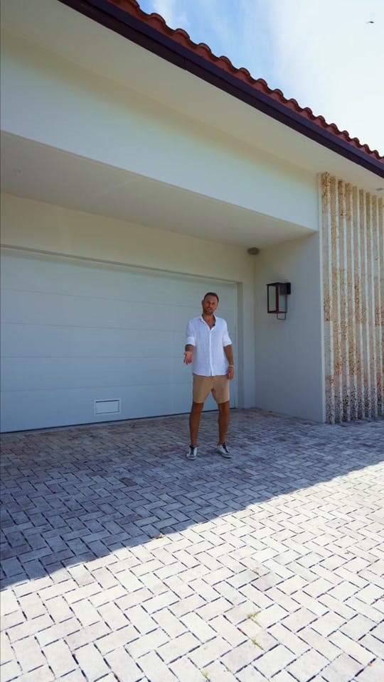 Post 4 by Denis Wolsen on TikTok (video)