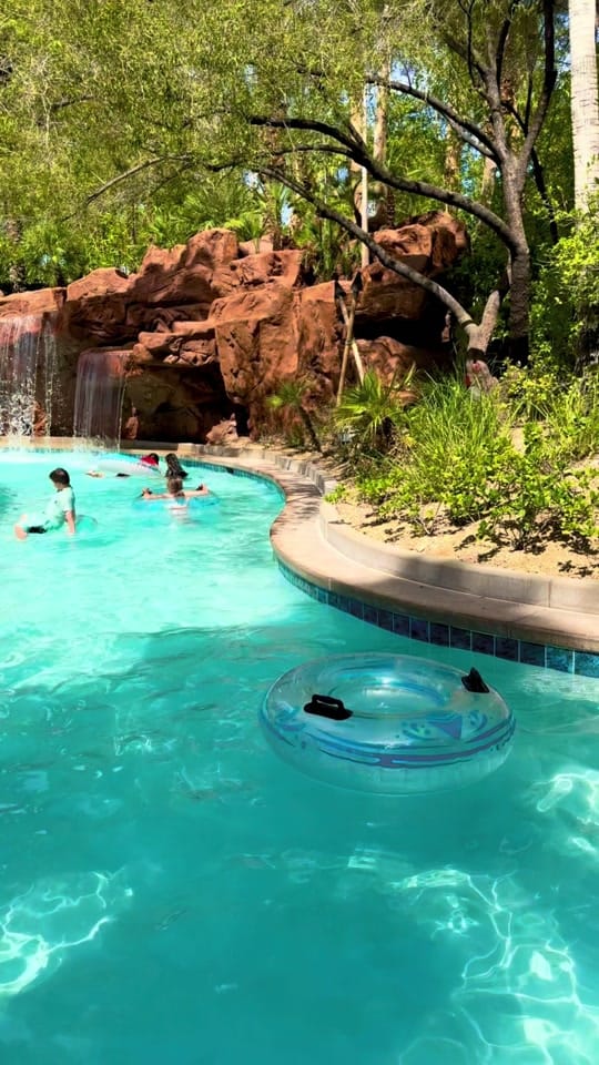 Post 5 by Tahiti Village 🌴 on TikTok (video)