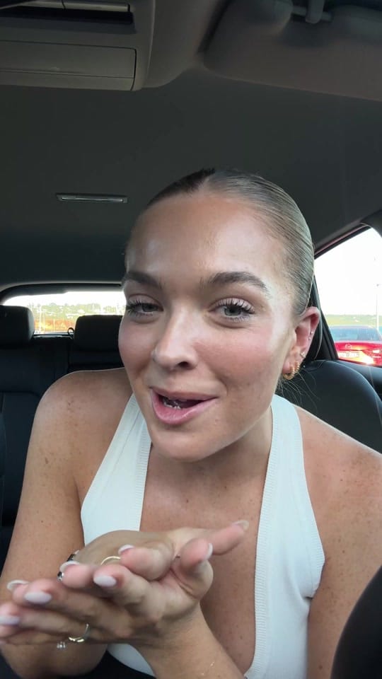 Post 9 by Luna Bronze on TikTok (video)