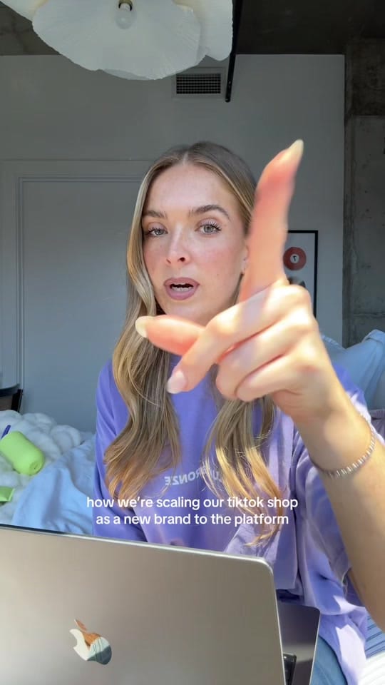 Post 7 by Luna Bronze on TikTok (video)