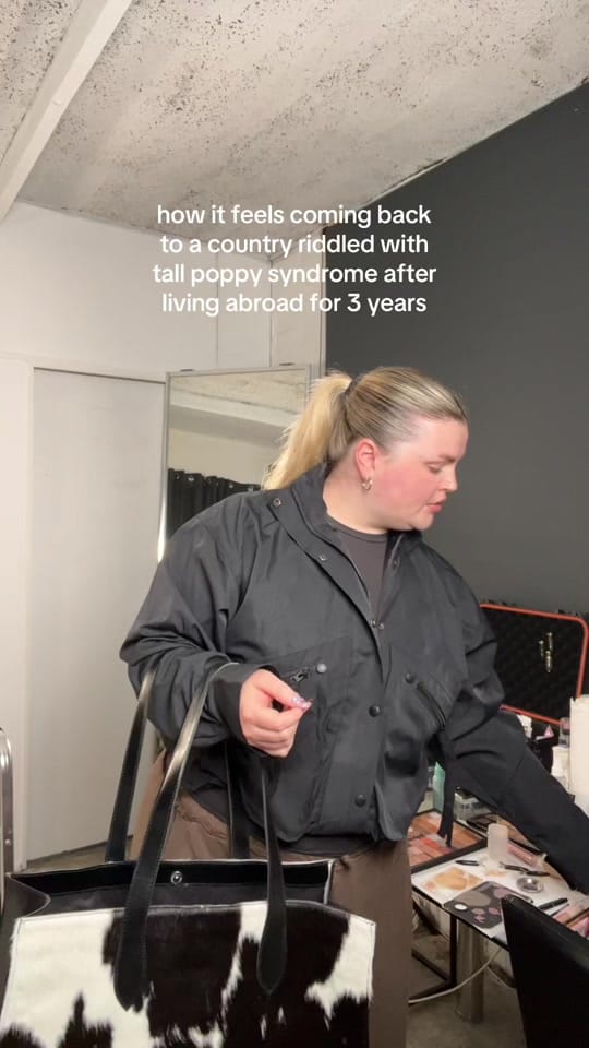 Post 6 by makeupbyelliedurbridge on TikTok (video)