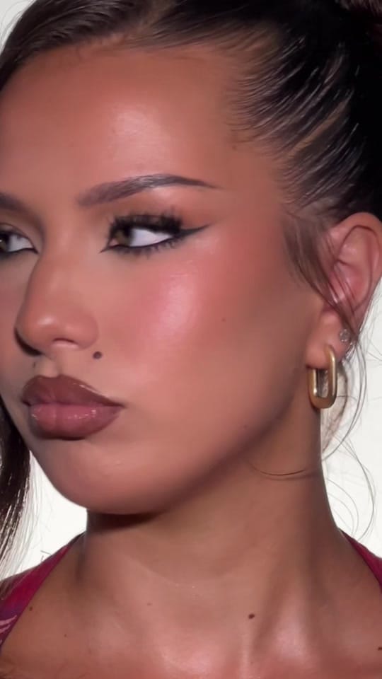 Post 5 by makeupbyelliedurbridge on TikTok (video)