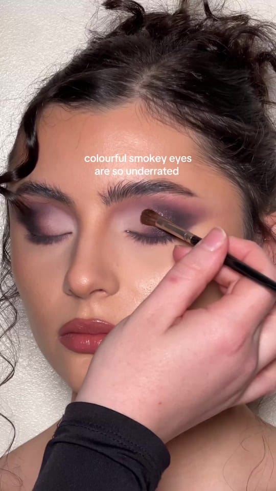 Post 10 by makeupbyelliedurbridge on TikTok (video)