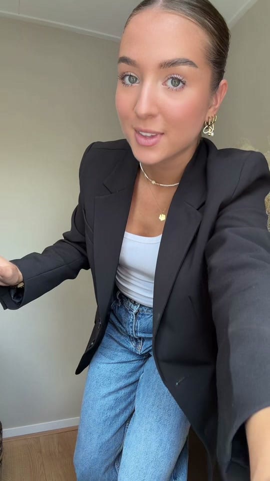 Post 1 by Sydney 🍒 on TikTok (video)