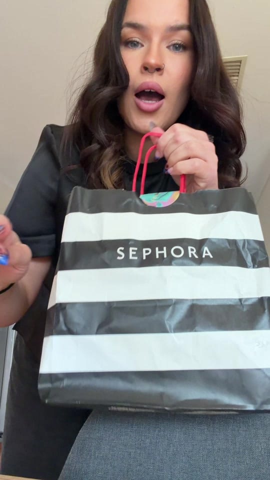 Post 6 by Ash Mac | Beauty Lifestyle💄💖 on TikTok (video)