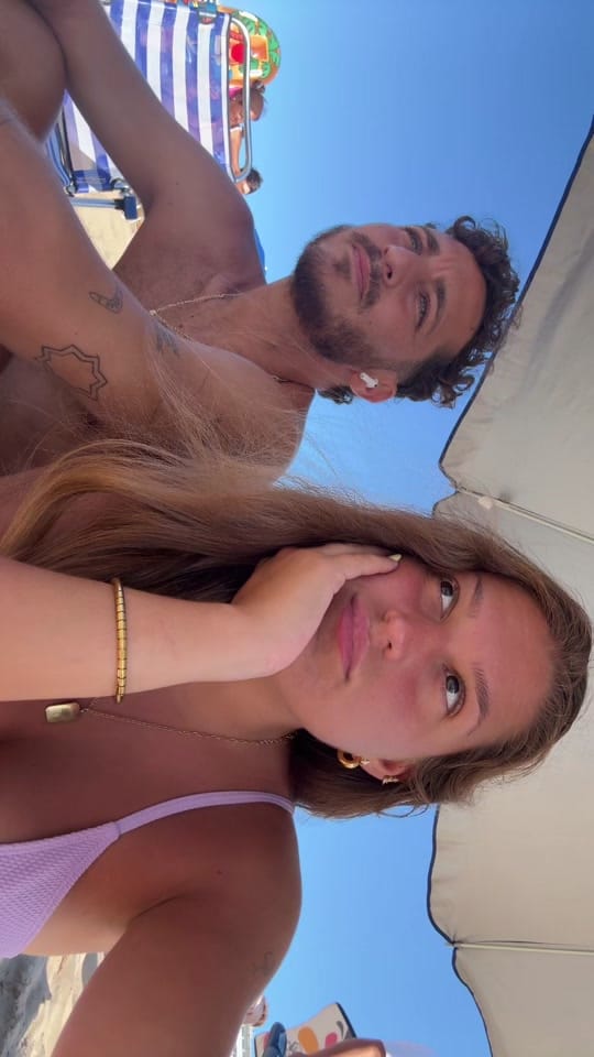 Post 1 by Ariadna on TikTok (video)