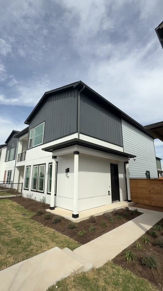 Post 1 by Rox | Townhomes + Austin on TikTok (video)