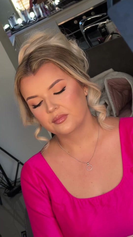 Post 8 by Esra hair and makeup on TikTok (video)