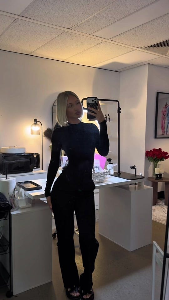 Post 1 by Juicy Nailz on TikTok (video)