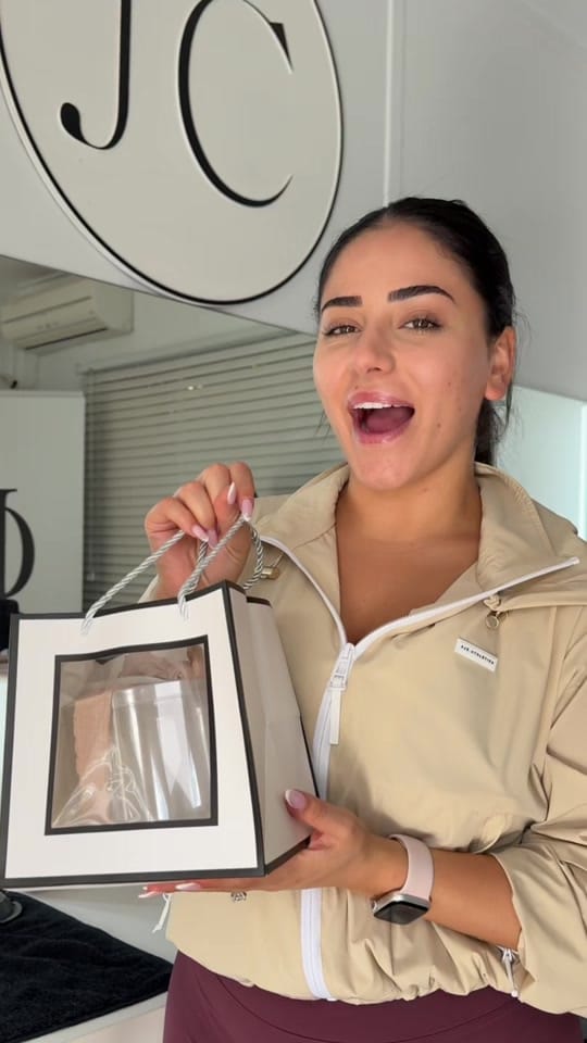 Post 2 by Jasmine Chaar on TikTok (video)