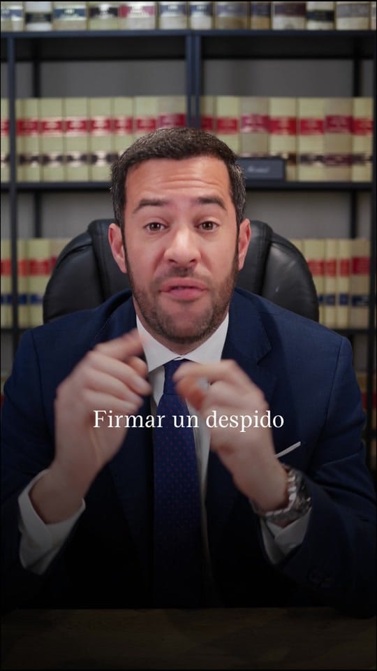 Post 3 by JL® | Abogados Laboralistas on TikTok (video)
