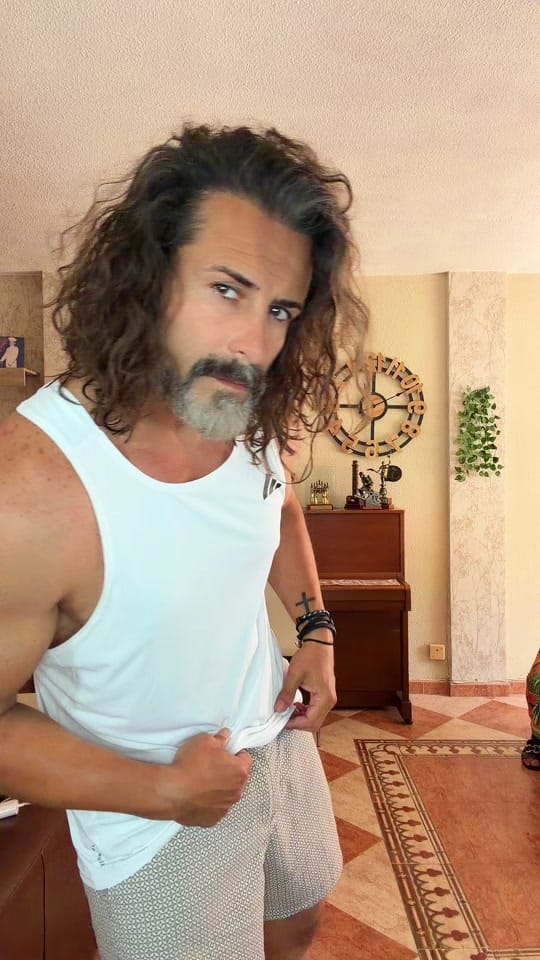 Post 5 by Andy Moradiellos on TikTok (video)