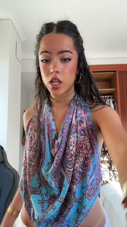 Post 6 by Adriana Fernandez on TikTok (video)