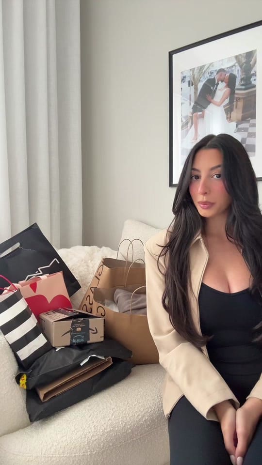 Post 1 by April on TikTok (video)