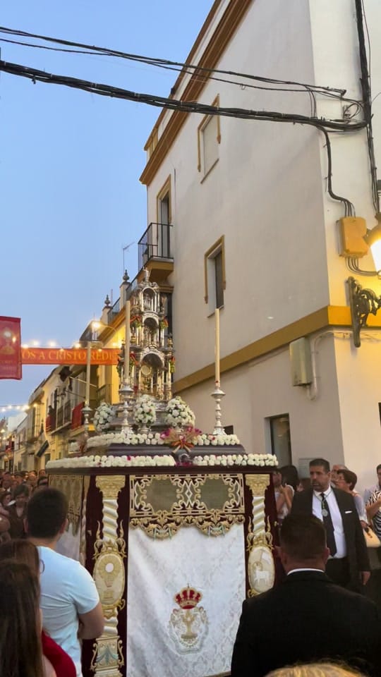 Post 2 by Pasión de Sevilla on TikTok (video)