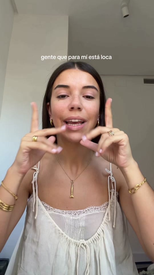 Post 3 by Elena Gortari on TikTok (video)