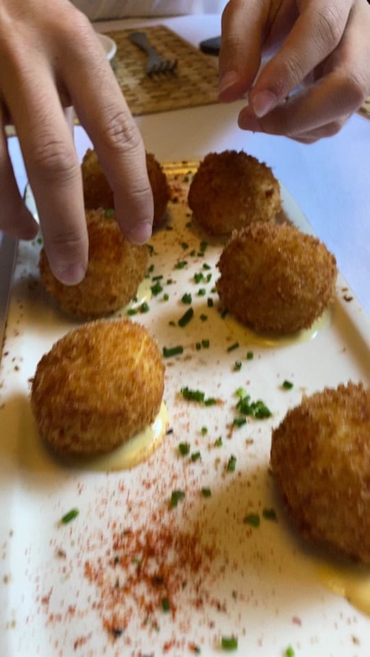 Post 1 by Elcomilonas on TikTok (video)