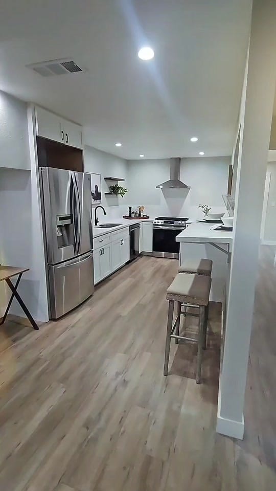 Post 10 by Rene Cuellar on TikTok (video)