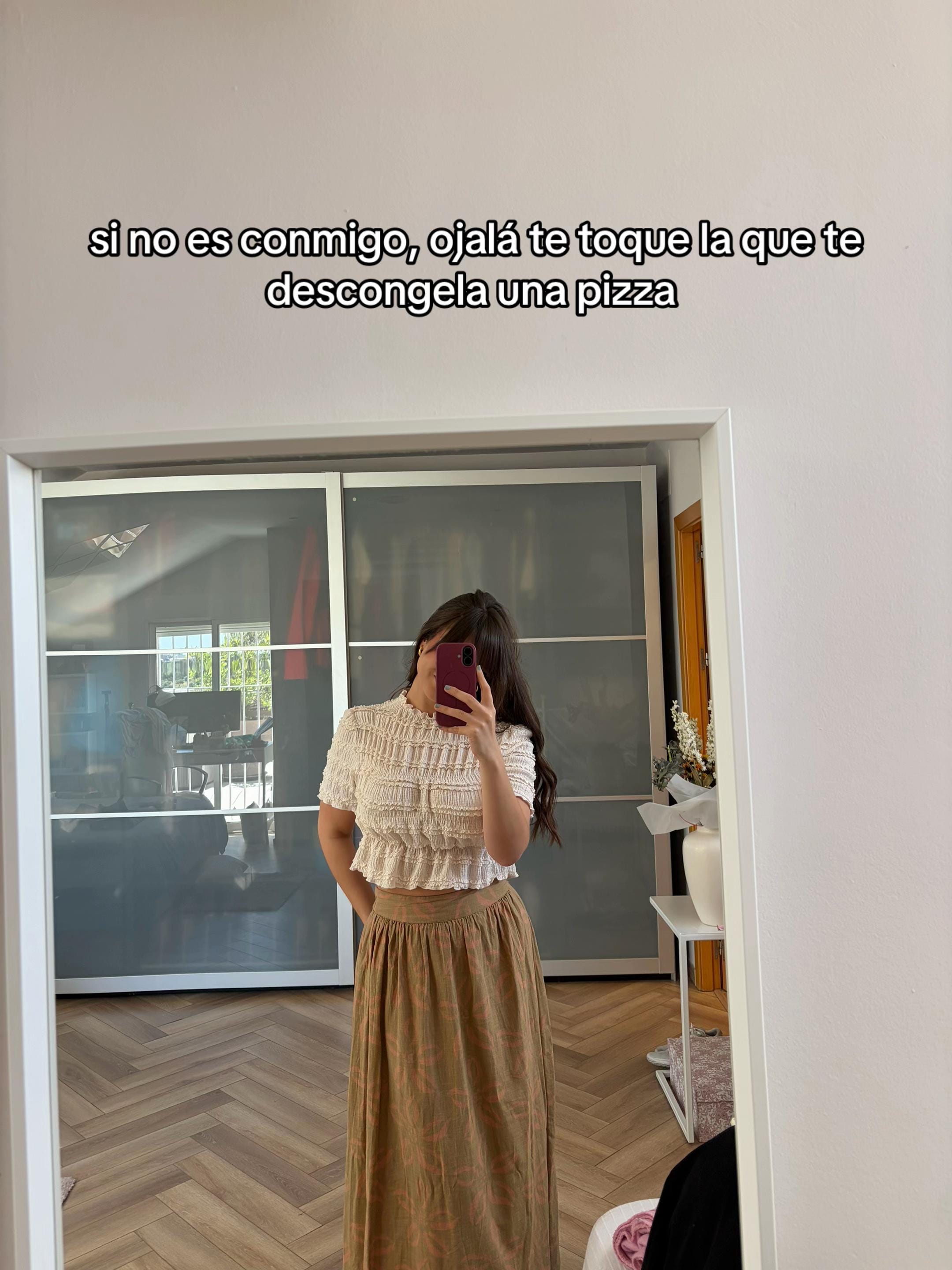 Post 6 by Lucia Gonzalez on TikTok (video)