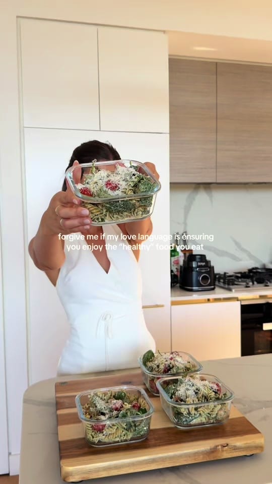 Post 2 by Samantha — Nutritionist on TikTok (video)