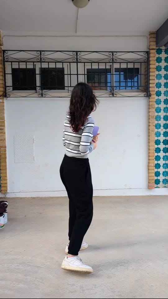 Post 2 by Geles on TikTok (video)