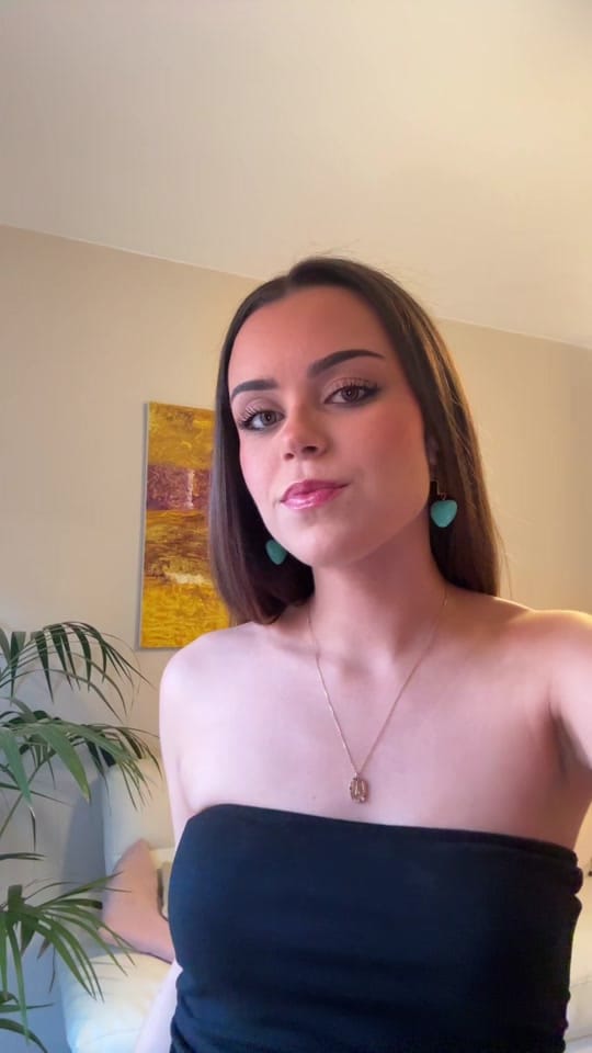 Post 3 by Aitana on TikTok (video)
