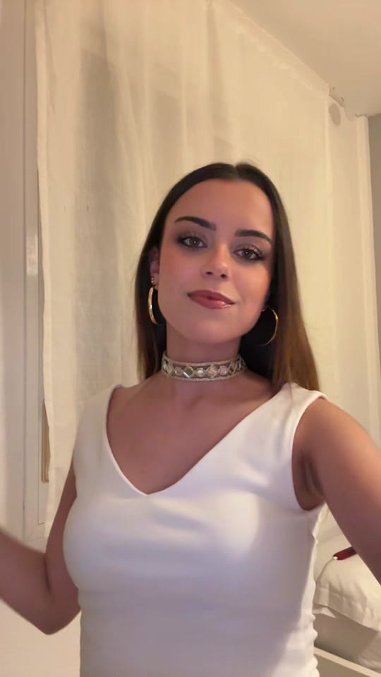 Post 4 by Aitana on TikTok (video)
