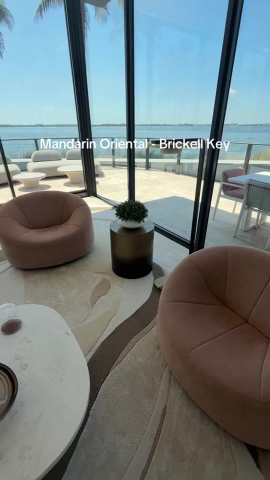 Post 2 by Daniela Silva on TikTok (video)