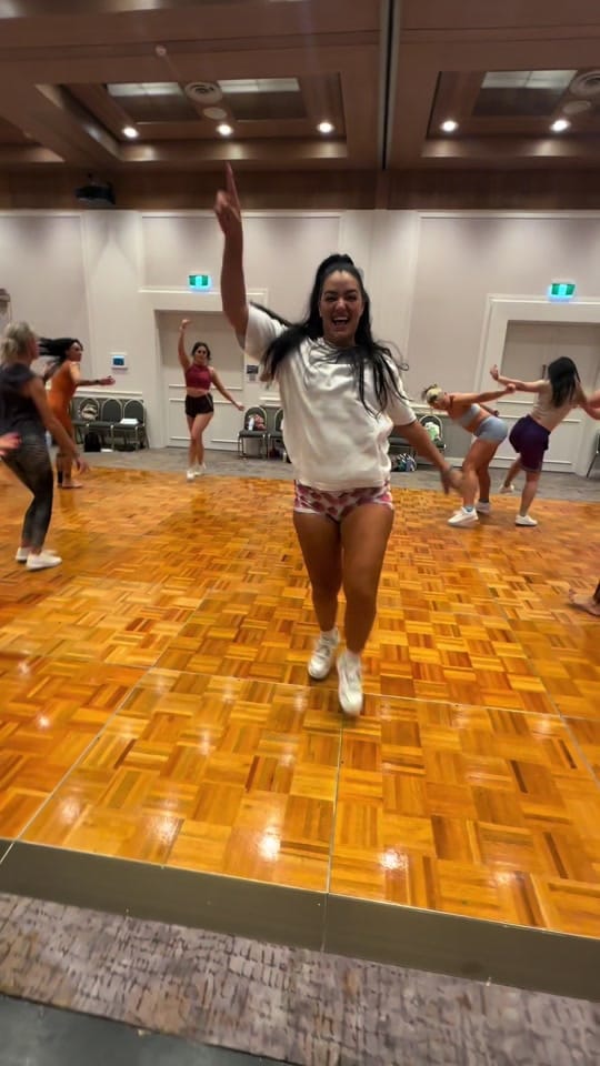 Post 4 by serafichera on TikTok (video)